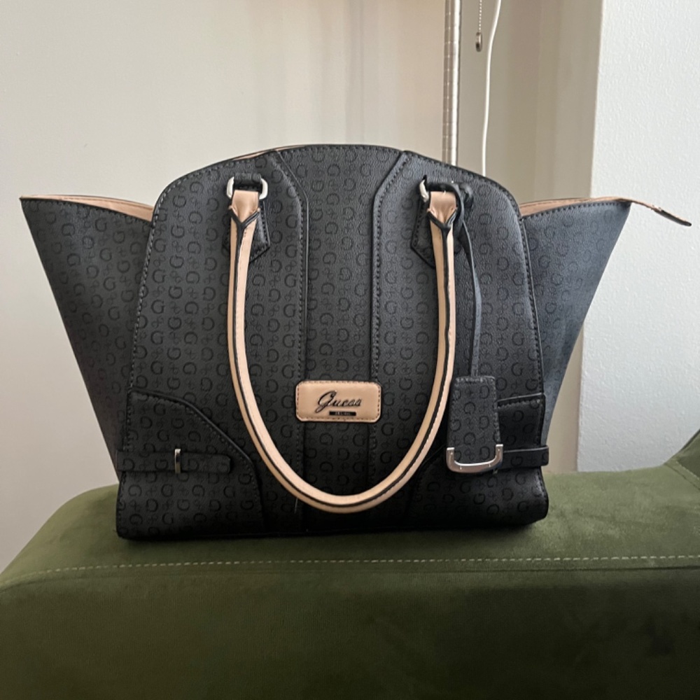 Guess Handbag - Picture 6 of 6